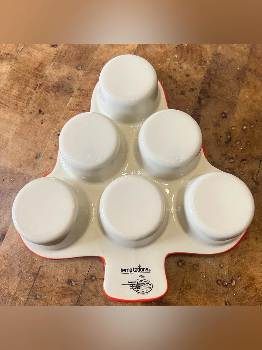 Temp-tations by Tara Christmas Nostalgic Figural 6-Cup Muffin Pan Red Birds